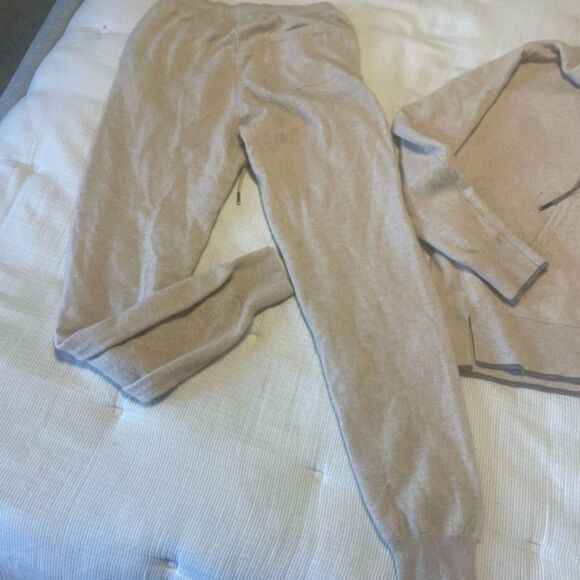 GOBI beige cashmere women’s lounge set, size XS - Picture 6 of 11